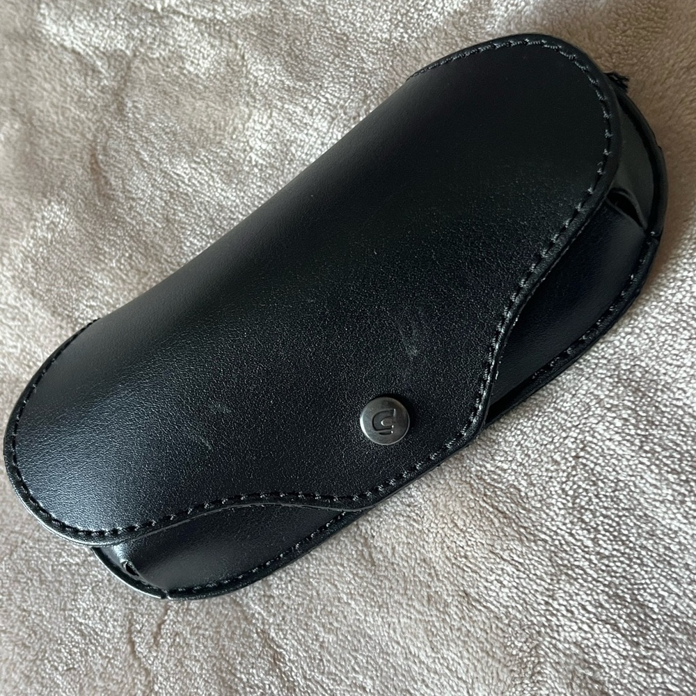 Carrera Classic Black Sunglasses with Case Excellent Condition - Picture 5 of 6